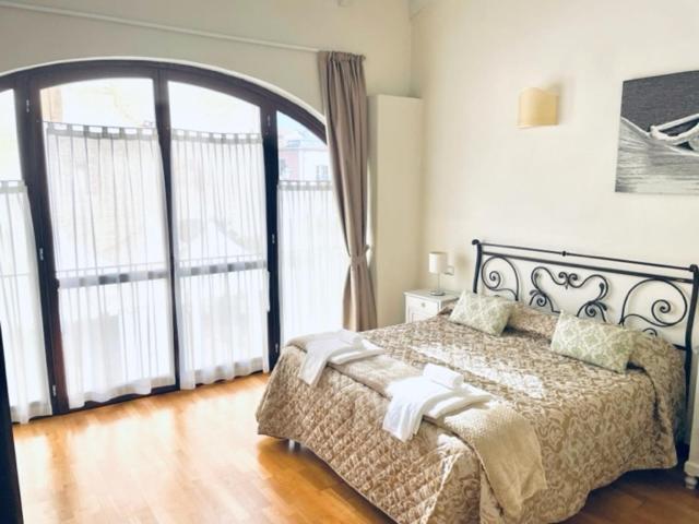 Hotel Relais Palazzo Paleologi Sec.xiv Lu (Piedmont)