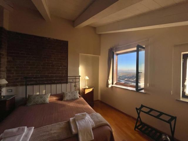 Relais Palazzo Paleologi Sec.xiv Hotel Lu (Piedmont)