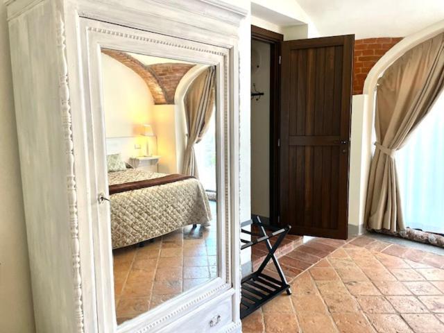 Hotel Relais Palazzo Paleologi Sec.xiv 4*