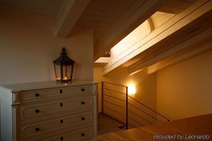 Hotel Relais Palazzo Paleologi Sec.xiv Lu (Piedmont)
