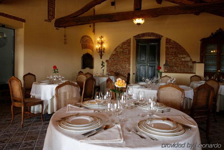 Hotel Relais Palazzo Paleologi Sec.xiv Lu (Piedmont)