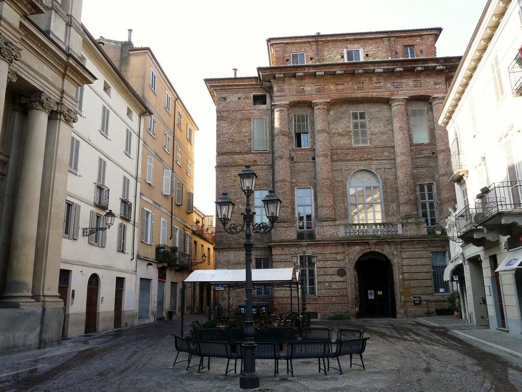 Relais Palazzo Paleologi Sec.xiv Lu (Piedmont)