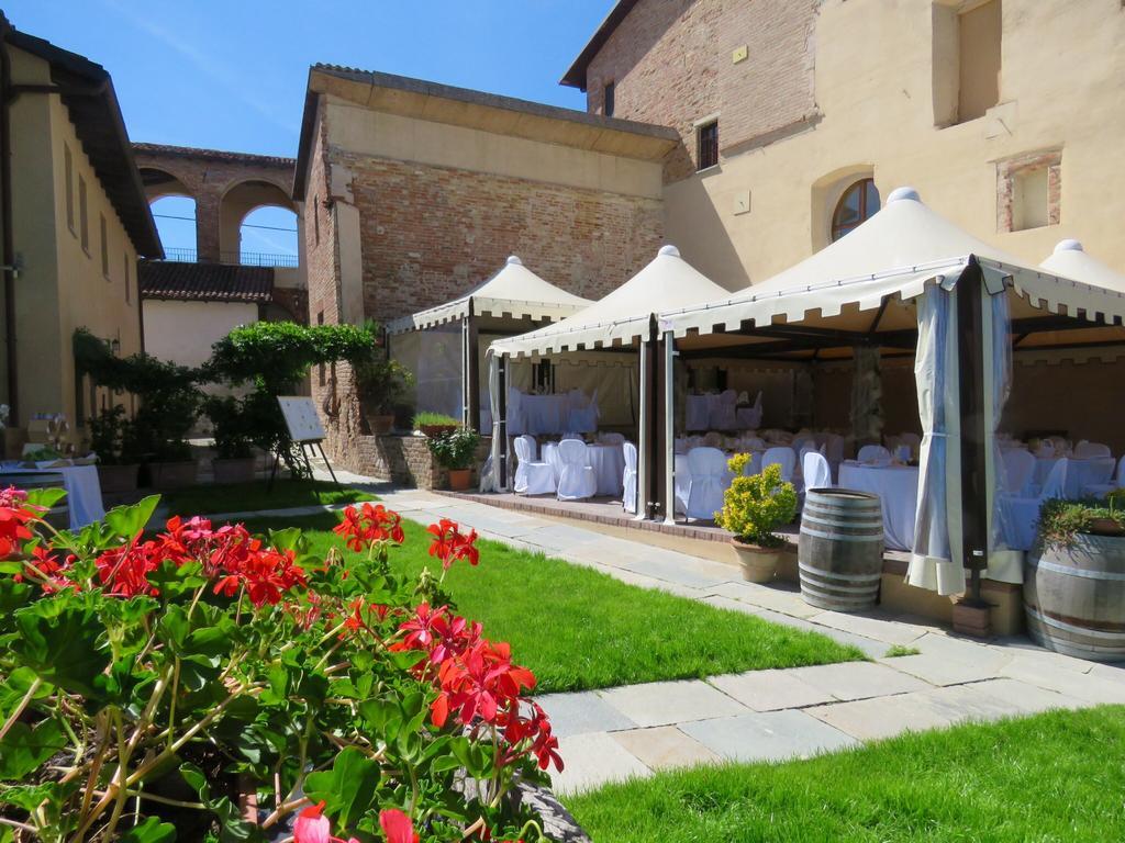 Hotel Relais Palazzo Paleologi Sec.xiv Lu (Piedmont)