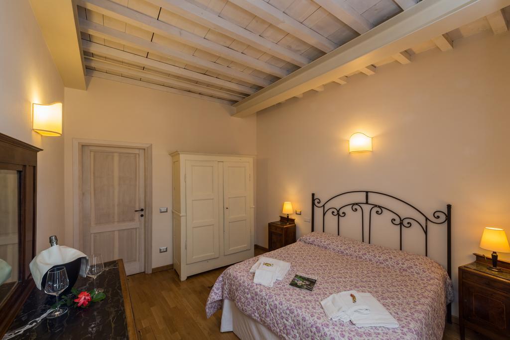 Relais Palazzo Paleologi Sec.xiv 4* Lu (Piedmont)