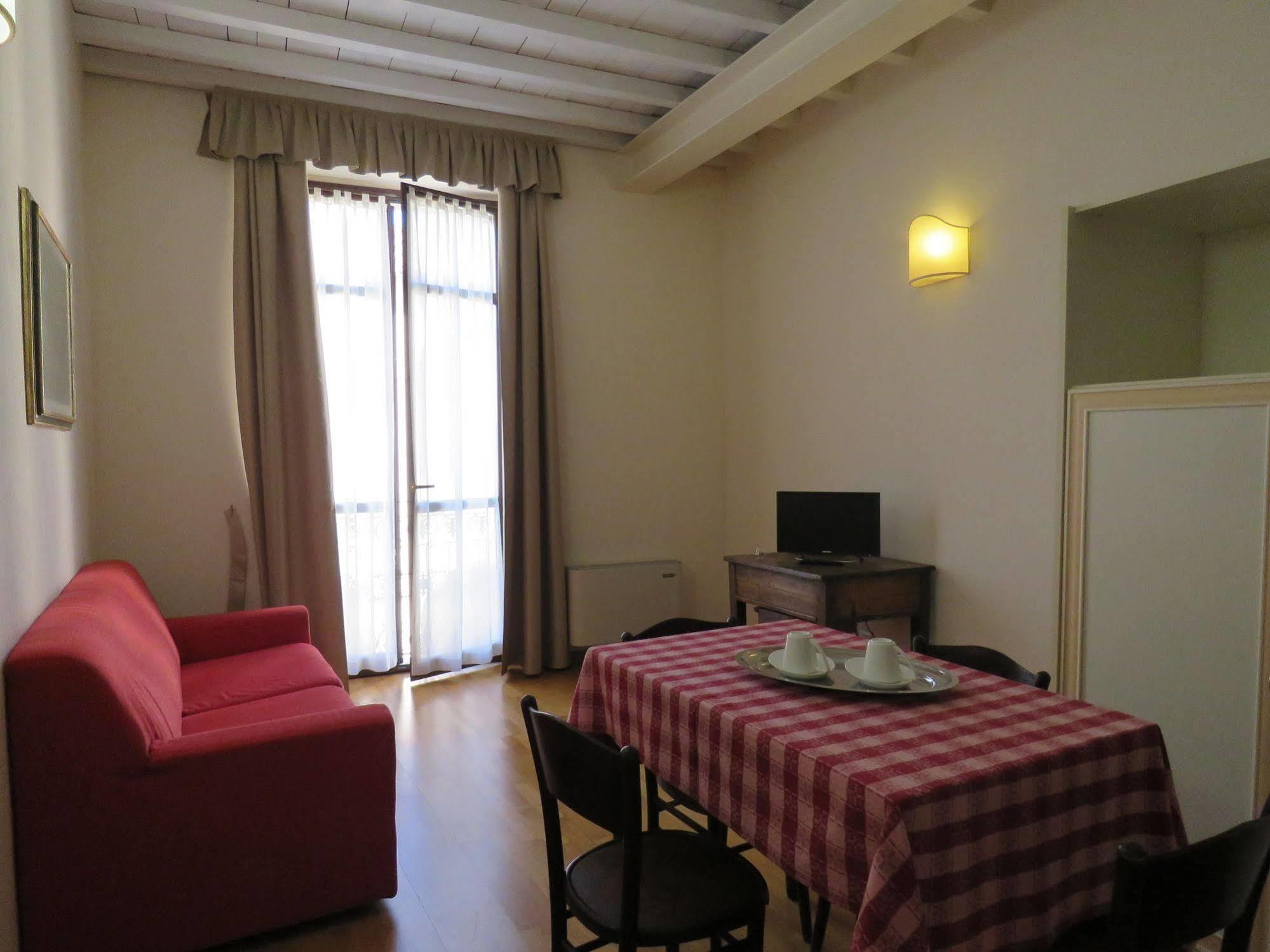 Relais Palazzo Paleologi Sec.xiv Hotel 4*